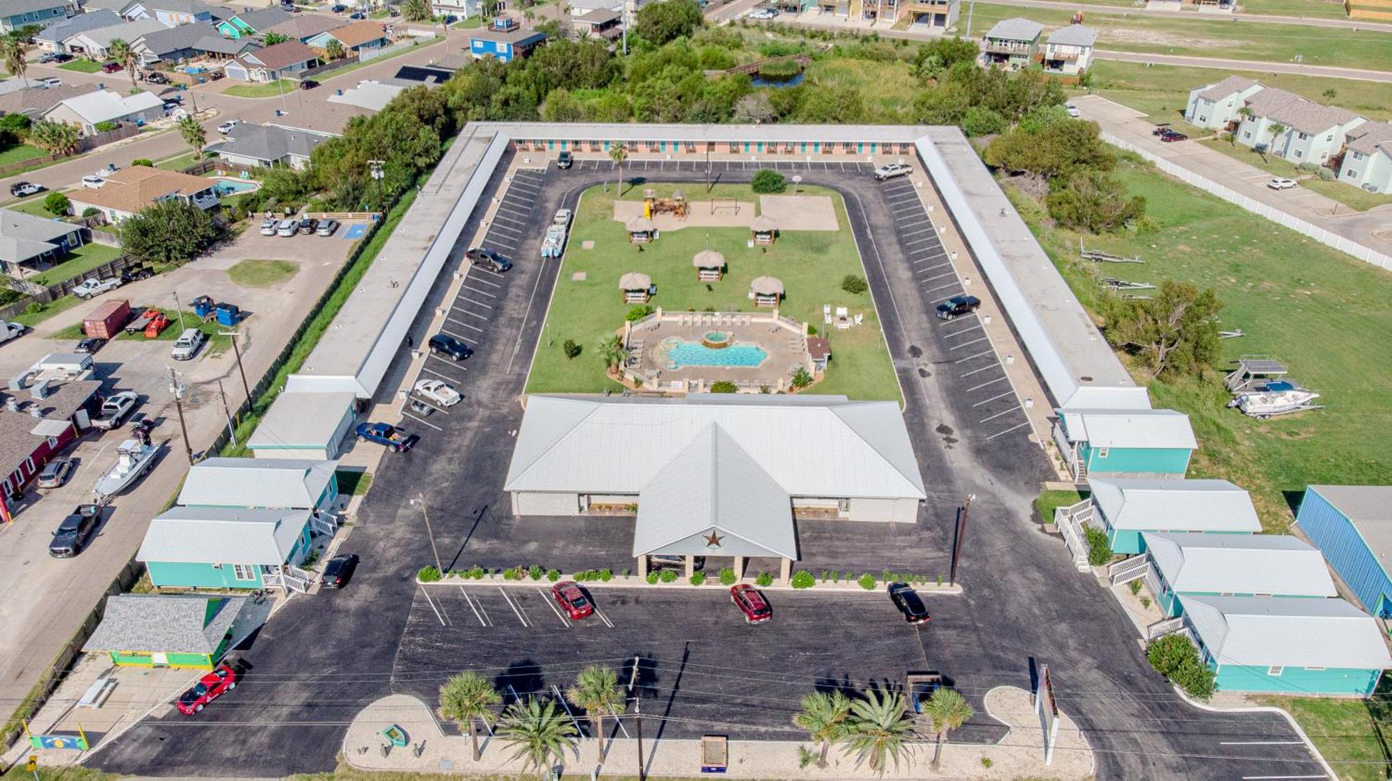 Shark Reef Resort Motel & Cottages Port Aransas Bagian luar foto