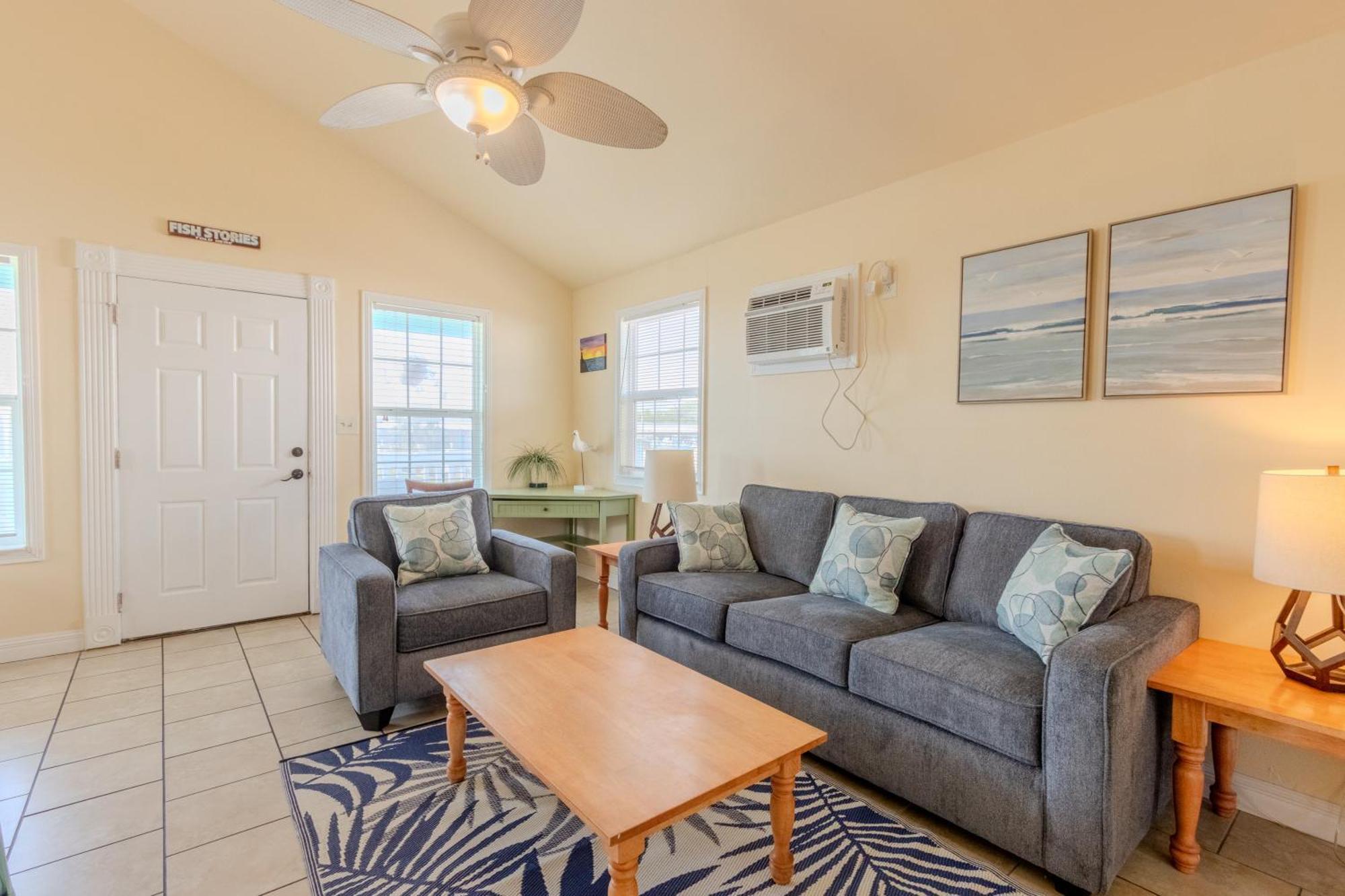 Shark Reef Resort Motel & Cottages Port Aransas Bagian luar foto